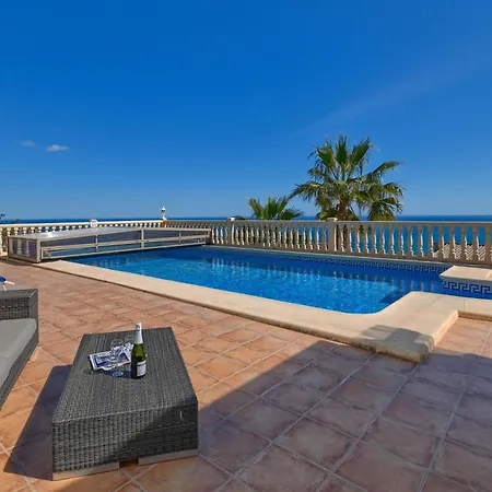 Casa De Suenos By Aguilarent Villa